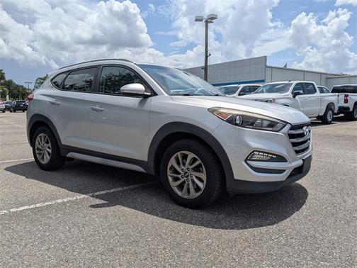 2017 Hyundai TUCSON SE Plus