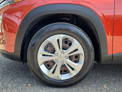 Cayenne Orange Metallic 2024 Chevrolet Trax LS