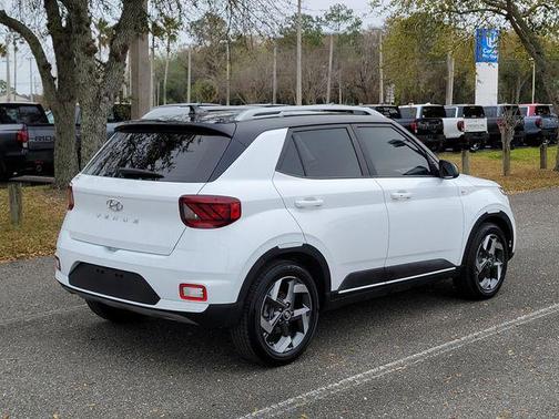 2022 Hyundai VENUE Limited