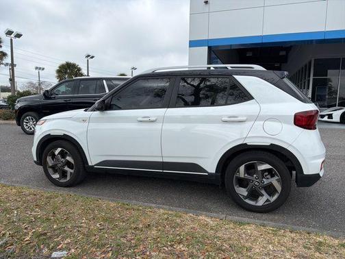 2022 Hyundai VENUE Limited