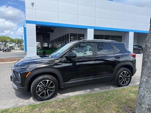 Mosaic Black Metallic 2025 Chevrolet Trailblazer LT