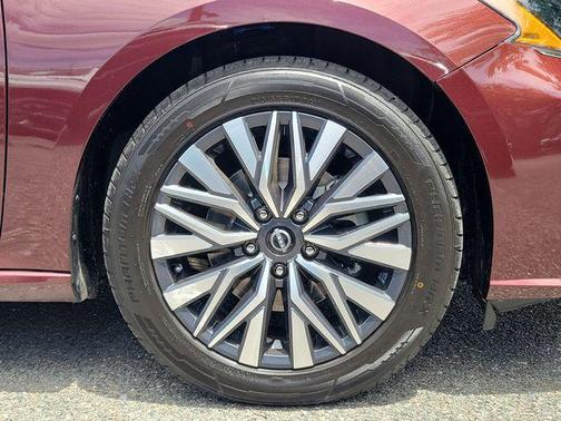 Garnet Pearl Metallic 2024 Nissan Altima 2.5 SV