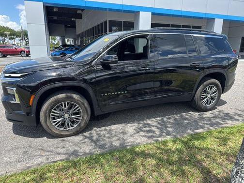 2024 Chevrolet Traverse LT