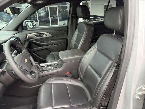 2022 Chevrolet Traverse LT Leather