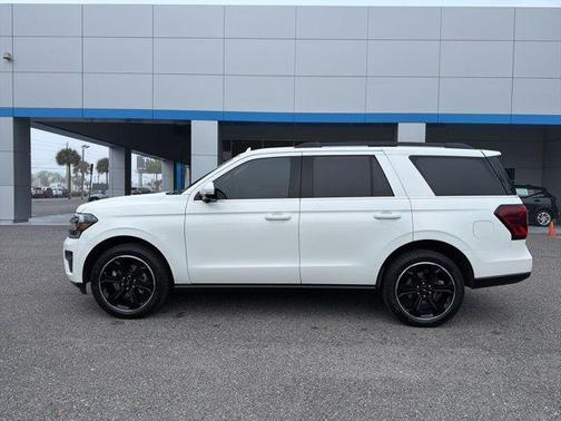 Star White Metallic Tri-Coat 2023 Ford Expedition Limited