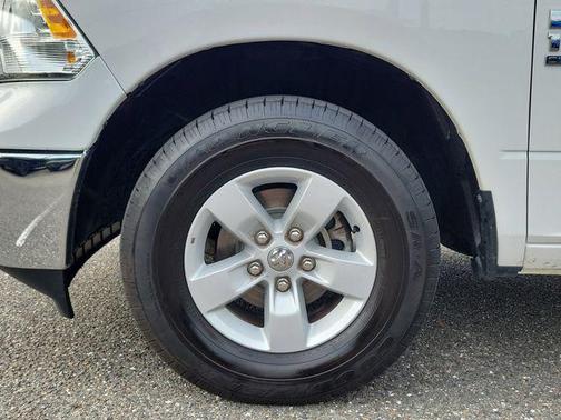 Bright White Clearcoat 2024 RAM 1500 Classic SLT