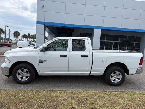 Bright White Clearcoat 2024 RAM 1500 Classic SLT
