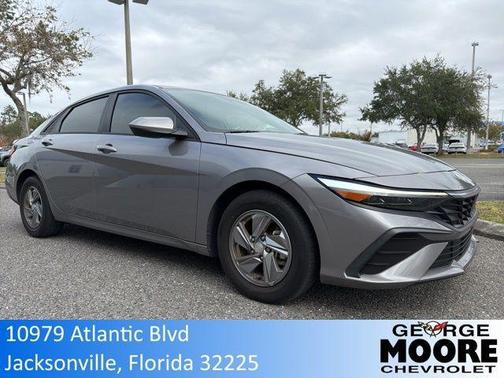 2024 Hyundai ELANTRA SE