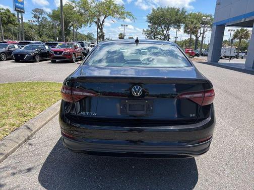 Deep Black Pearl 2024 Volkswagen Jetta 1.5T SE
