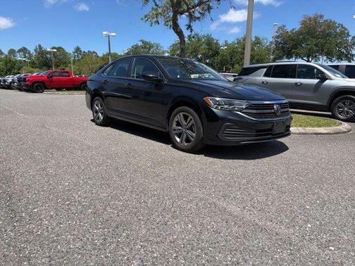 Deep Black Pearl 2024 Volkswagen Jetta 1.5T SE