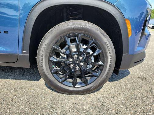 Lakeshore Blue Metallic 2026 Chevrolet Traverse LT
