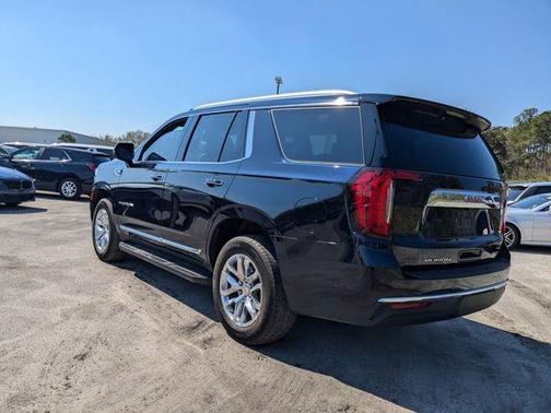 2023 GMC Yukon SLT