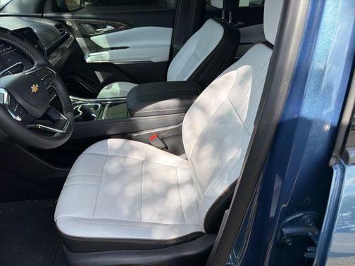 Lakeshore Blue Metallic 2025 Chevrolet Traverse High Country