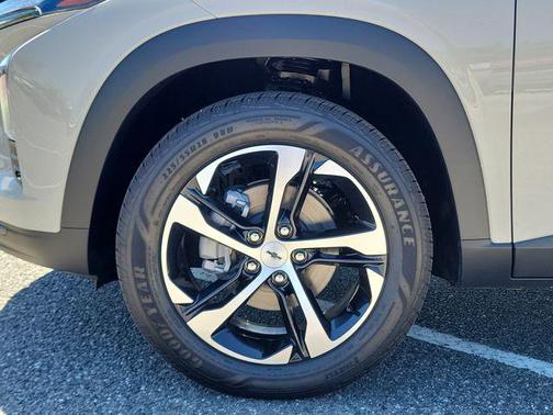 White Sands 2026 Chevrolet Trax FWD 1RS