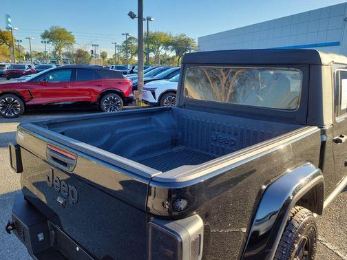 2023 Jeep Gladiator Sport