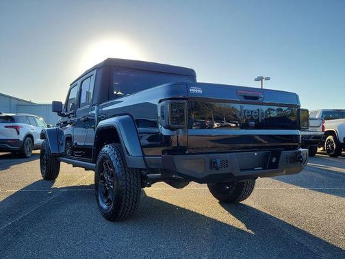 2023 Jeep Gladiator Sport
