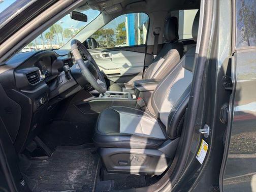 Forged Green Metallic 2023 Ford Explorer XLT