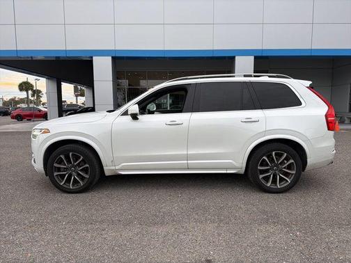 2018 Volvo XC90 T5 Momentum