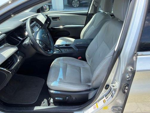 Classic Silver Metallic 2014 Toyota Avalon XLE