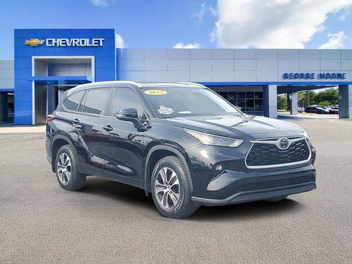 2023 Toyota Highlander LE