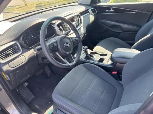 2016 Kia Sorento L