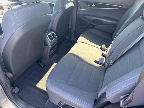 2016 Kia Sorento L