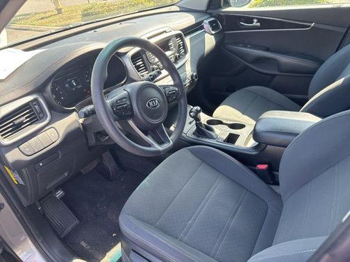 2016 Kia Sorento L