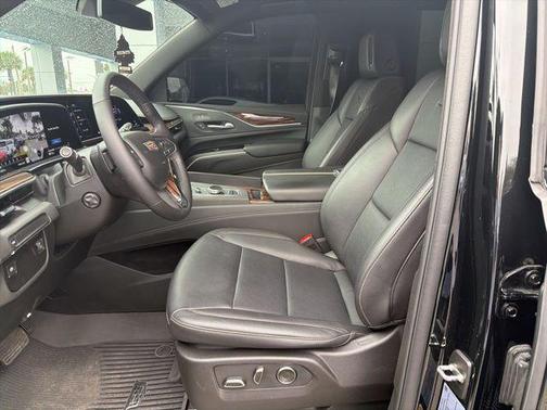 2024 Cadillac Escalade ESV Luxury