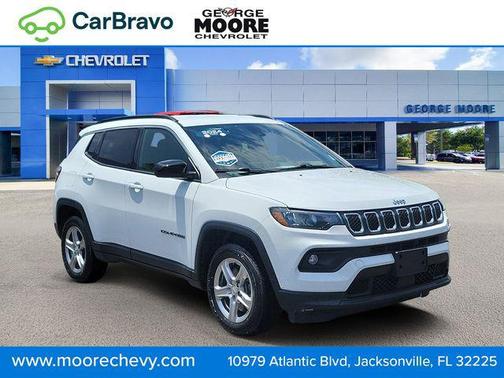 Bright White Clearcoat 2024 Jeep Compass Latitude