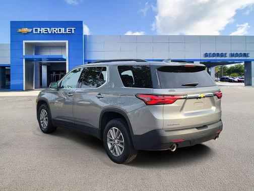 Sterling Gray Metallic 2023 Chevrolet Traverse LT Cloth