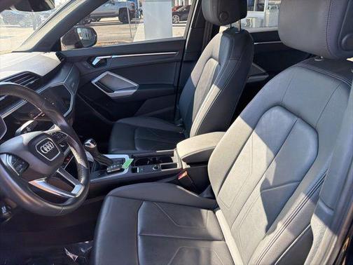 2023 Audi Q3 Premium 45 TFSI S line quattro Tiptronic