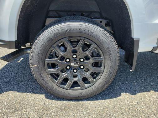 Summit White 2026 Chevrolet Colorado WT