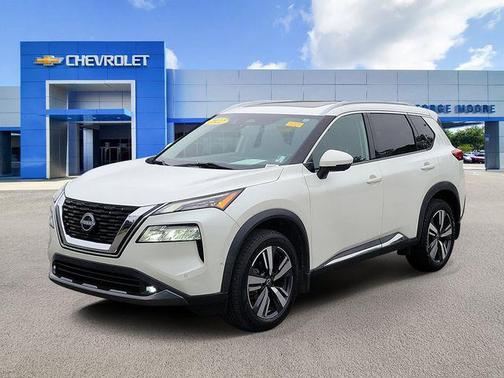 Pearl White Tricoat 2022 Nissan Rogue SL