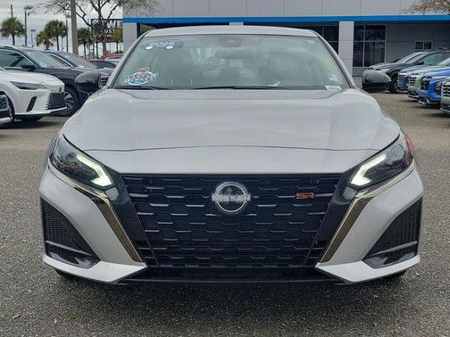 2025 Nissan Altima SR FWD