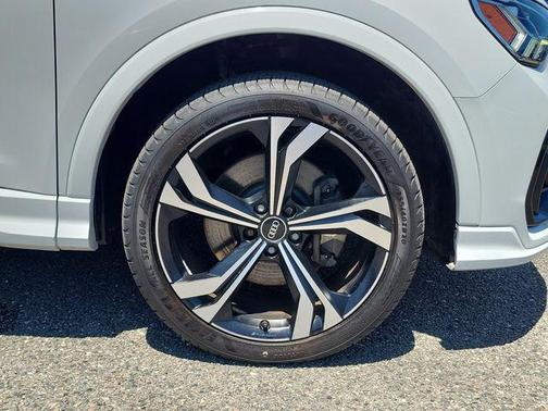 Glacier White Metallic 2023 Audi Q3 45 S line Premium Plus