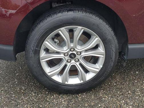 2024 Ford Edge Titanium