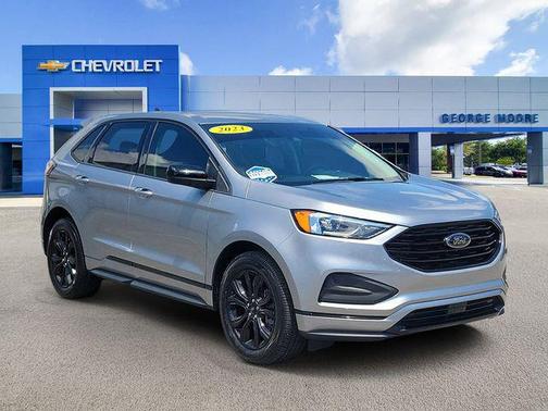 Iconic Silver Metallic 2023 Ford Edge SE