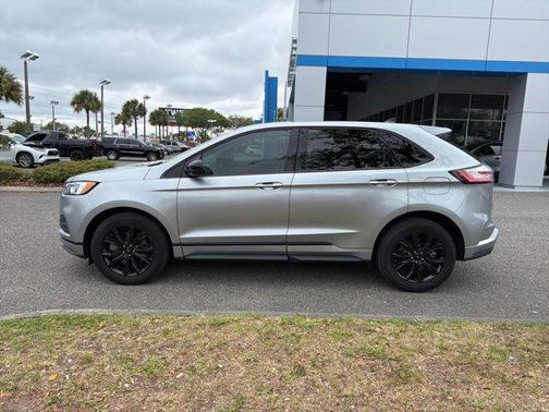 Iconic Silver Metallic 2023 Ford Edge SE