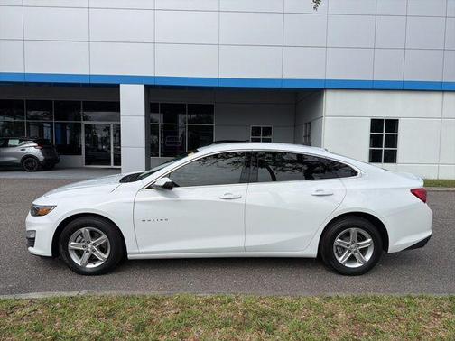 Summit White 2024 Chevrolet Malibu 1LS
