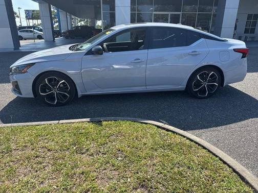 2024 Nissan Altima SR FWD