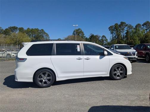 2017 Toyota Sienna SE Premium