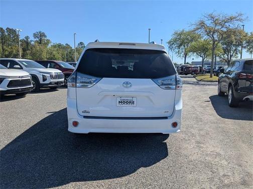 2017 Toyota Sienna SE Premium