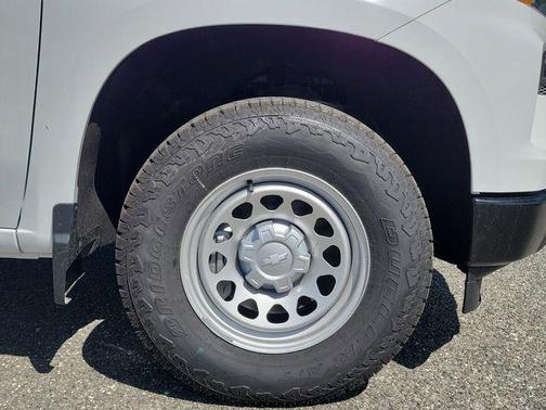 Summit White 2026 Chevrolet Silverado 1500 WT