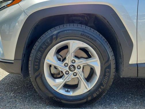 Shimmering Silver 2024 Hyundai TUCSON SEL