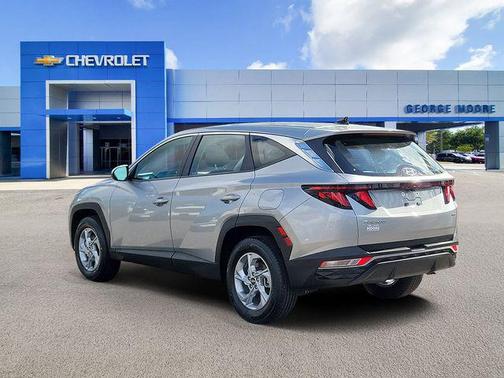 2023 Hyundai TUCSON SE