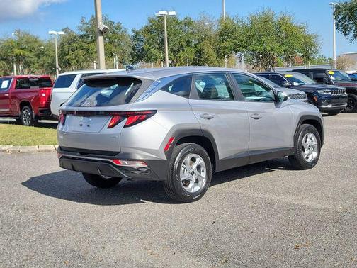 2023 Hyundai TUCSON SE