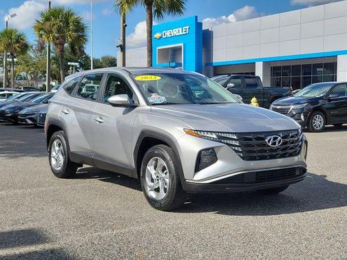 2023 Hyundai TUCSON SE