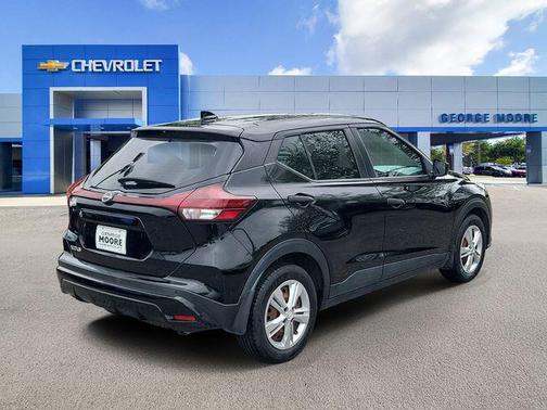 2023 Nissan Kicks S