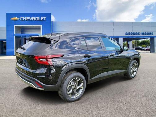 Mosaic Black Metallic 2026 Chevrolet Trax LT