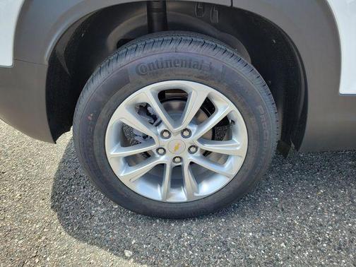 Summit White 2026 Chevrolet Trailblazer LS